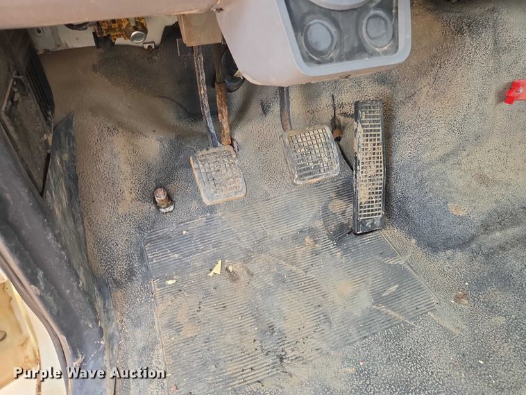 image for item EB1459 1998 Ford F800 dump flatbed truck