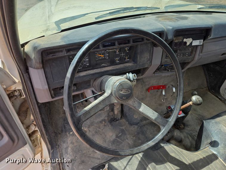 image for item EB1459 1998 Ford F800 dump flatbed truck