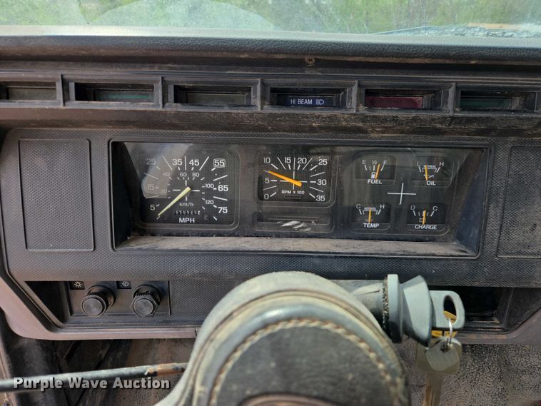 image for item EB1459 1998 Ford F800 dump flatbed truck