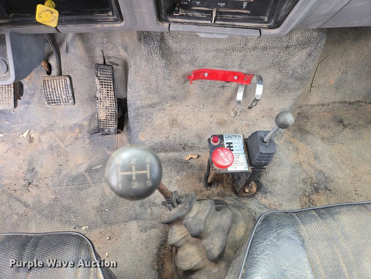 image for item EB1459 1998 Ford F800 dump flatbed truck