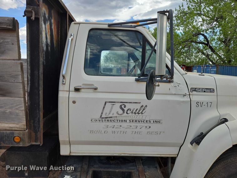 image for item EB1459 1998 Ford F800 dump flatbed truck