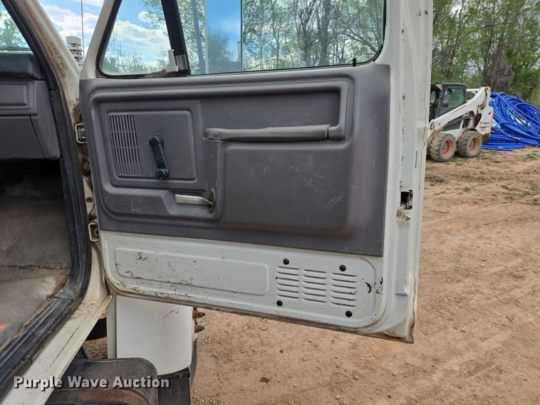 image for item EB1459 1998 Ford F800 dump flatbed truck