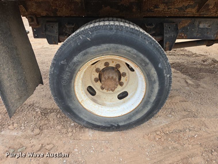 image for item EB1459 1998 Ford F800 dump flatbed truck