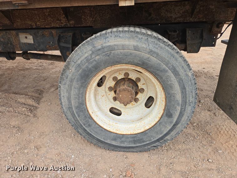 image for item EB1459 1998 Ford F800 dump flatbed truck