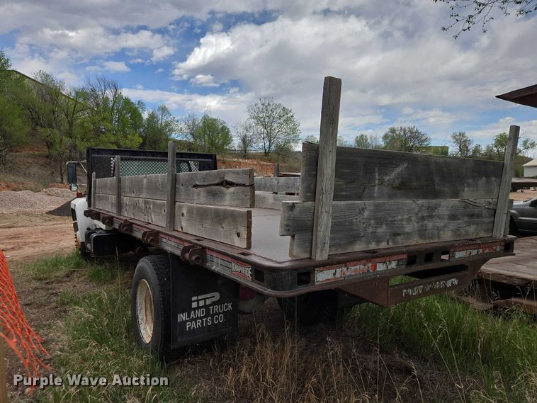 image for item EB1460 1992 Ford F700 dump flatbed truck
