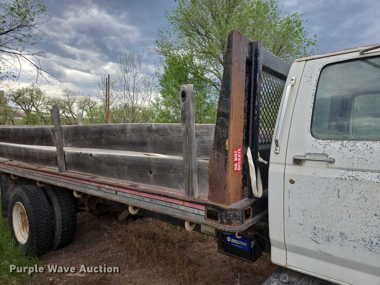 image for item EB1460 1992 Ford F700 dump flatbed truck