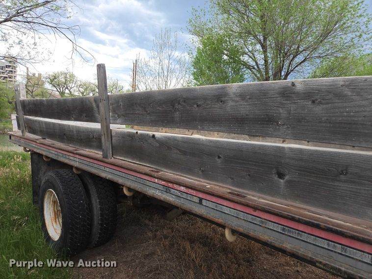 image for item EB1460 1992 Ford F700 dump flatbed truck