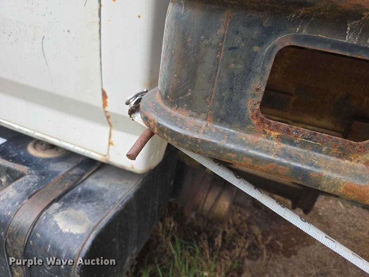 image for item EB1460 1992 Ford F700 dump flatbed truck