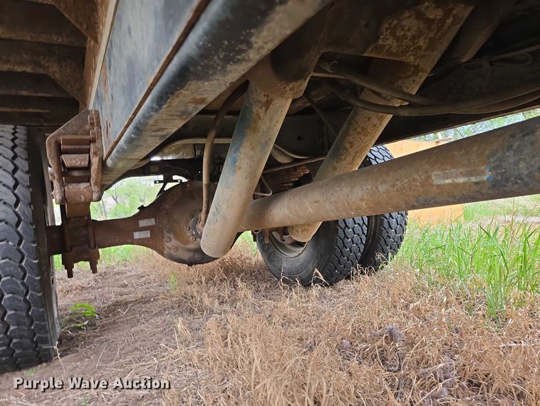 image for item EB1460 1992 Ford F700 dump flatbed truck