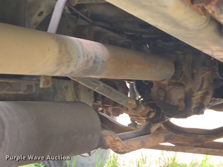 image for item EB1460 1992 Ford F700 dump flatbed truck