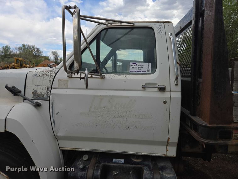 image for item EB1460 1992 Ford F700 dump flatbed truck