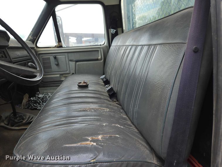 image for item EB1460 1992 Ford F700 dump flatbed truck