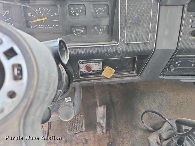 image for item EB1460 1992 Ford F700 dump flatbed truck