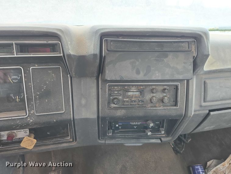 image for item EB1460 1992 Ford F700 dump flatbed truck