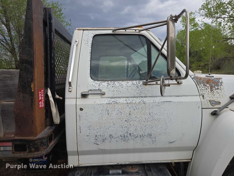 image for item EB1460 1992 Ford F700 dump flatbed truck