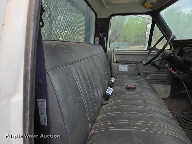 image for item EB1460 1992 Ford F700 dump flatbed truck