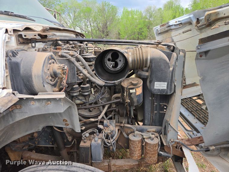 image for item EB1460 1992 Ford F700 dump flatbed truck