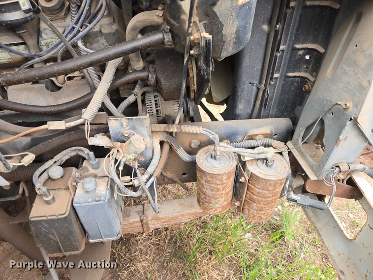 image for item EB1460 1992 Ford F700 dump flatbed truck