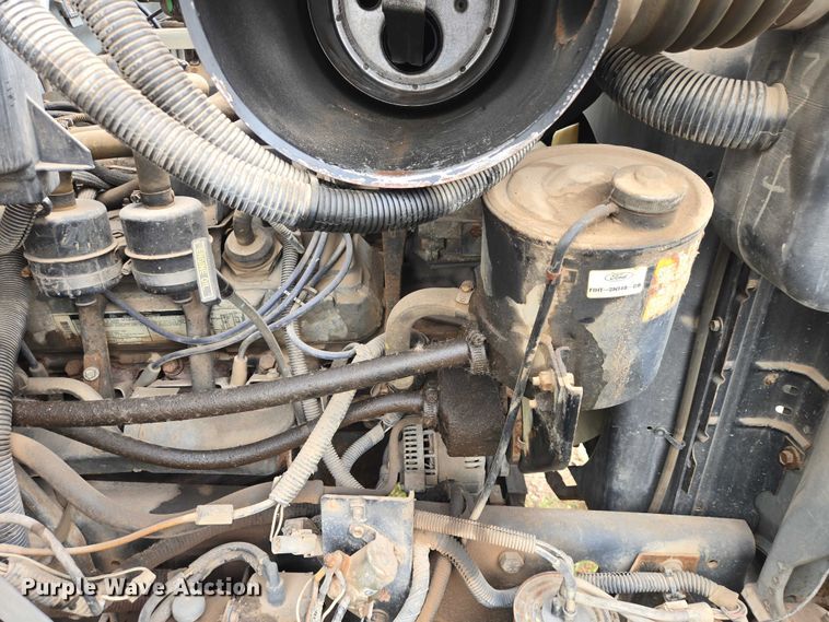 image for item EB1460 1992 Ford F700 dump flatbed truck