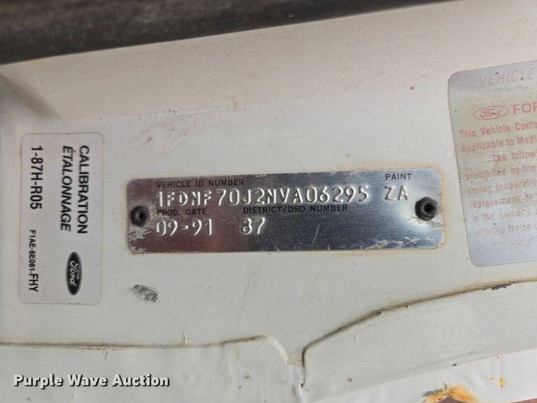 image for item EB1460 1992 Ford F700 dump flatbed truck