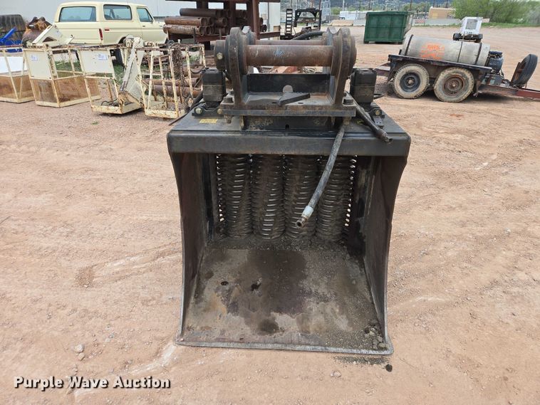 image for item EB1461 2014 B&D Fabricators EX140 screening bucket