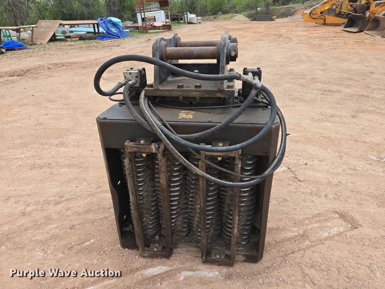 image for item EB1461 2014 B&D Fabricators EX140 screening bucket