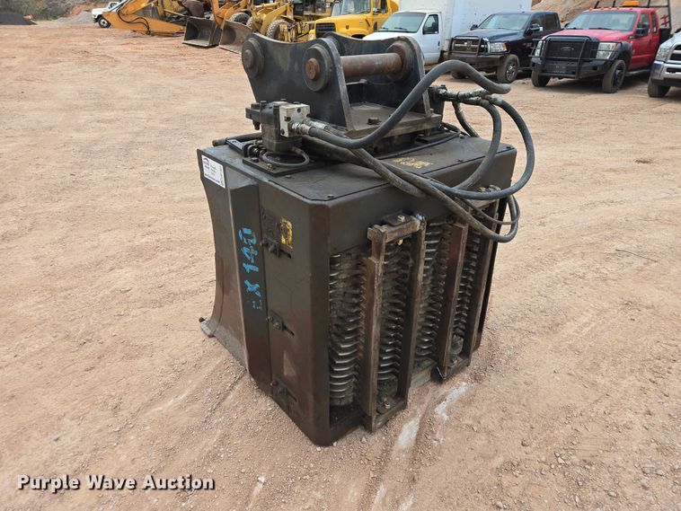 image for item EB1461 2014 B&D Fabricators EX140 screening bucket