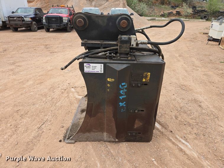 image for item EB1461 2014 B&D Fabricators EX140 screening bucket