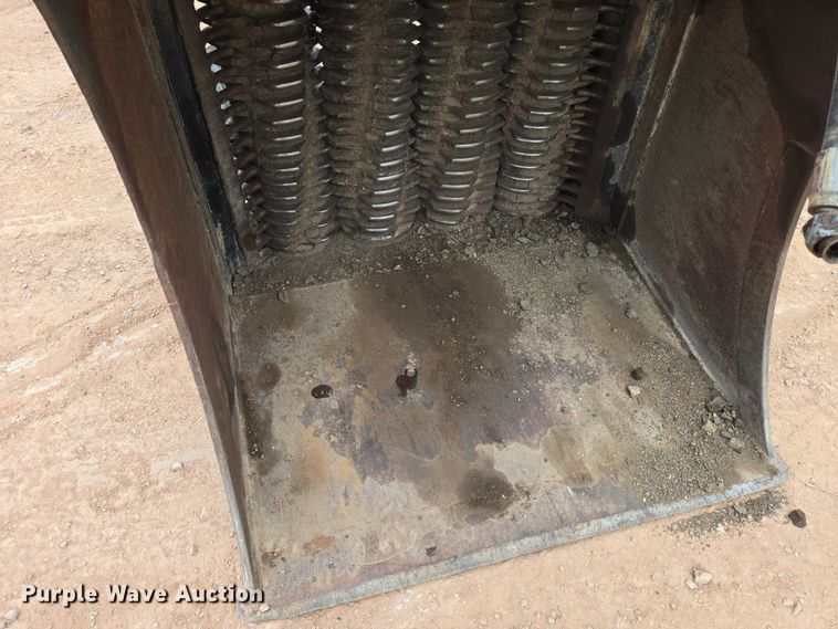 image for item EB1461 2014 B&D Fabricators EX140 screening bucket