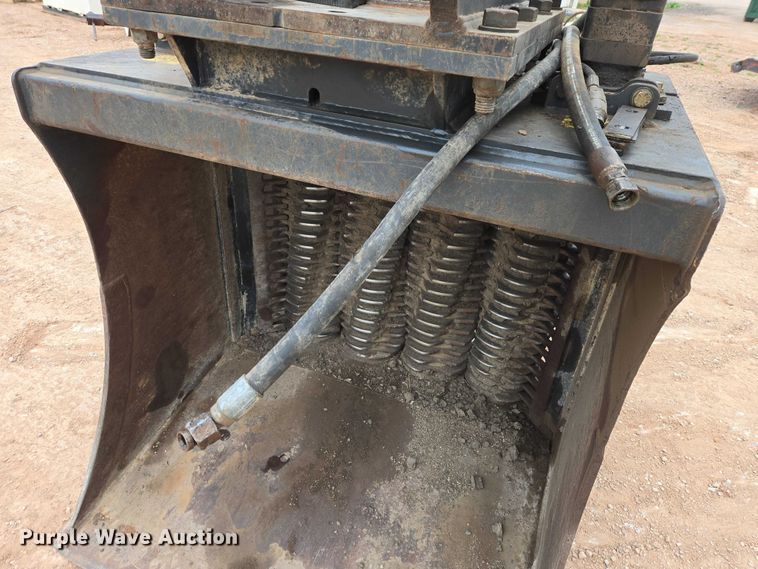 image for item EB1461 2014 B&D Fabricators EX140 screening bucket