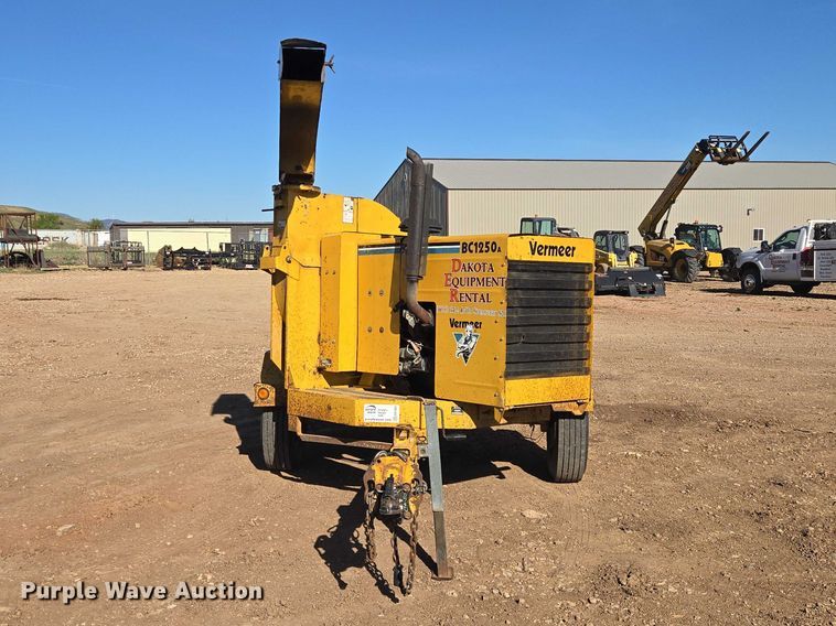 image for item EB1469 1998 Vermeer BC1250A wood chipper