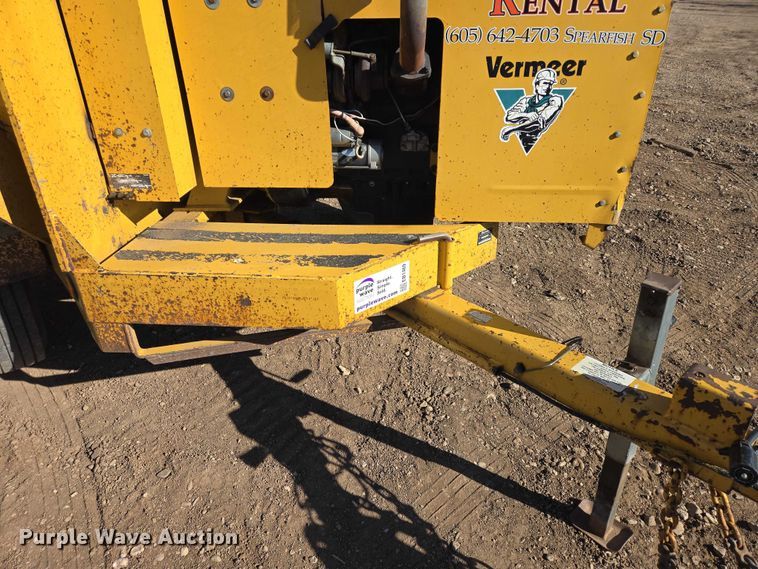 image for item EB1469 1998 Vermeer BC1250A wood chipper