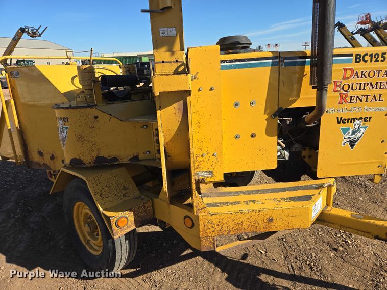 image for item EB1469 1998 Vermeer BC1250A wood chipper