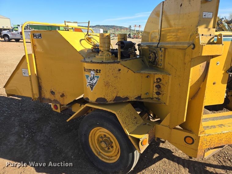 image for item EB1469 1998 Vermeer BC1250A wood chipper