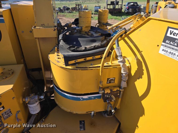 image for item EB1469 1998 Vermeer BC1250A wood chipper