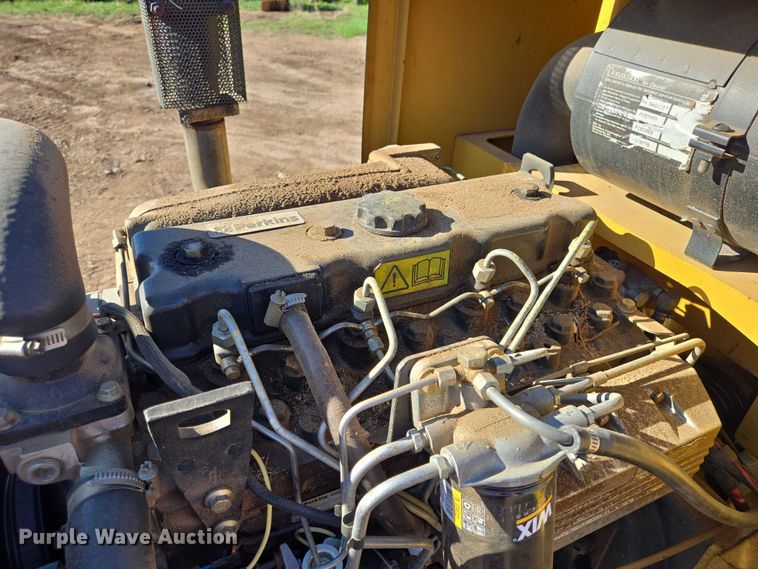 image for item EB1469 1998 Vermeer BC1250A wood chipper