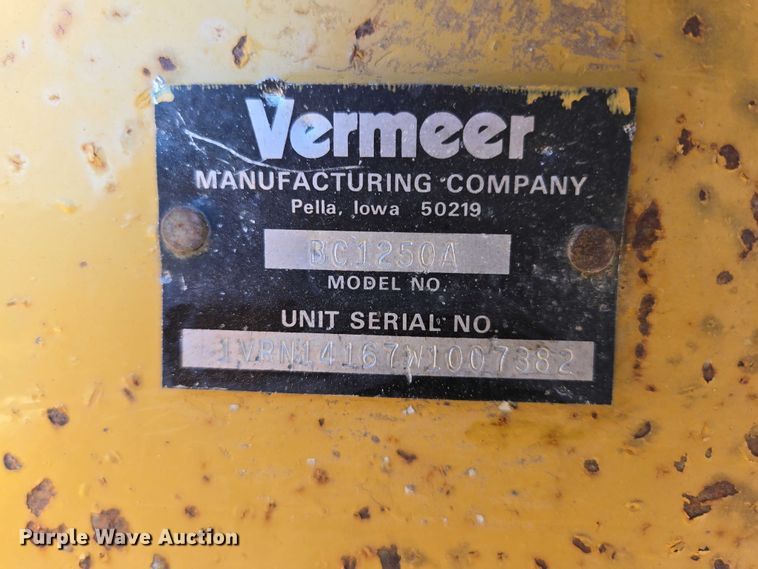 image for item EB1469 1998 Vermeer BC1250A wood chipper