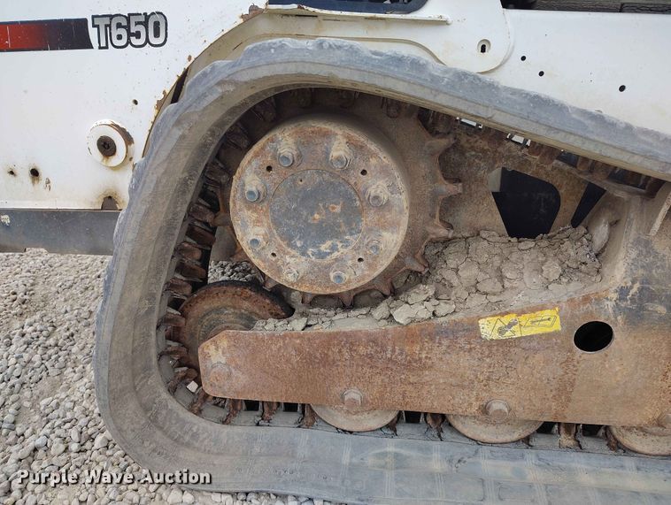 image for item ED0131 2015 Bobcat T650 tracked skid steer loader