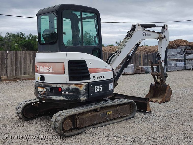 image for item ED0132 2013 Bobcat E35 mini excavator