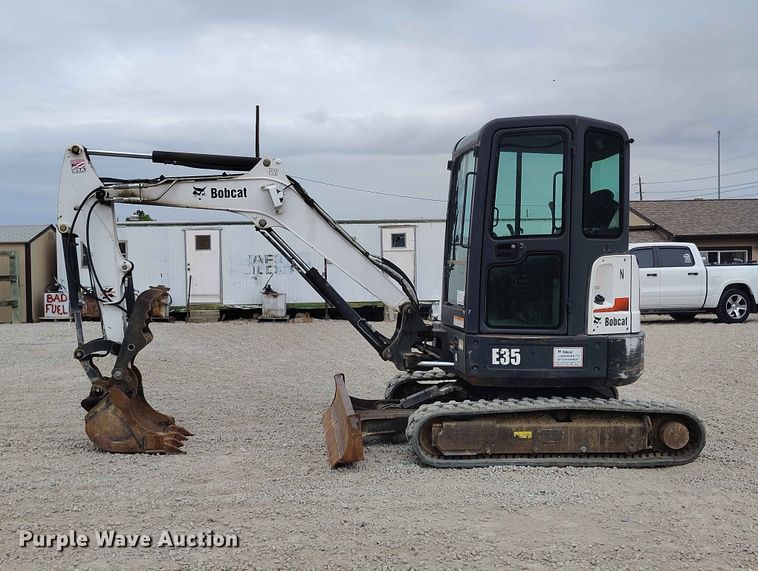 image for item ED0132 2013 Bobcat E35 mini excavator