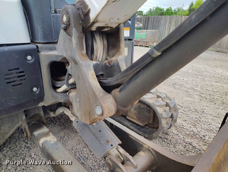 image for item ED0132 2013 Bobcat E35 mini excavator