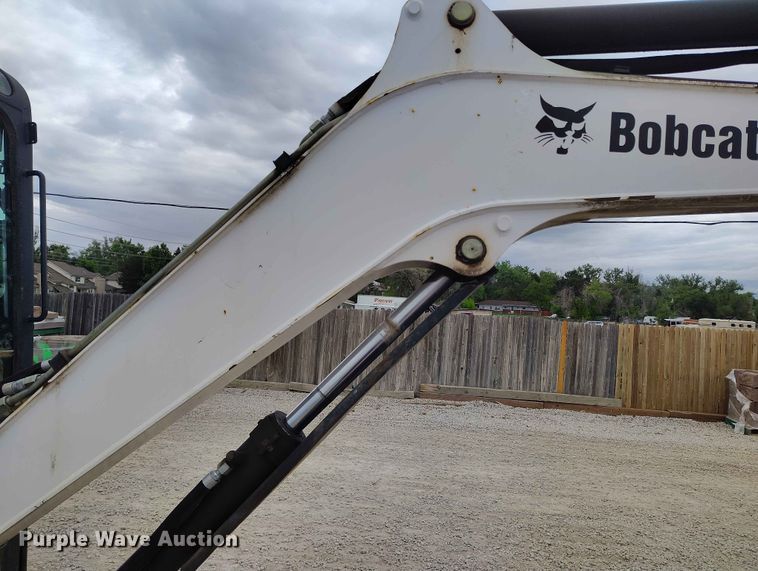 image for item ED0132 2013 Bobcat E35 mini excavator