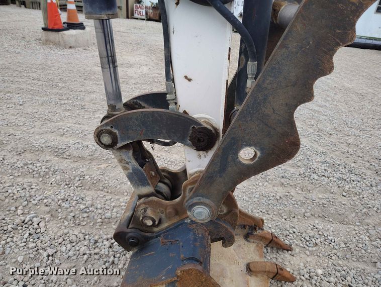 image for item ED0132 2013 Bobcat E35 mini excavator
