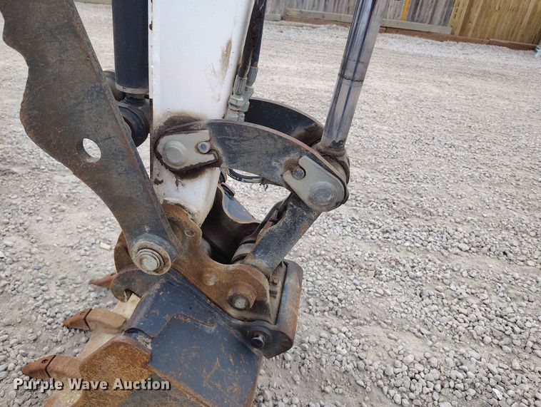 image for item ED0132 2013 Bobcat E35 mini excavator