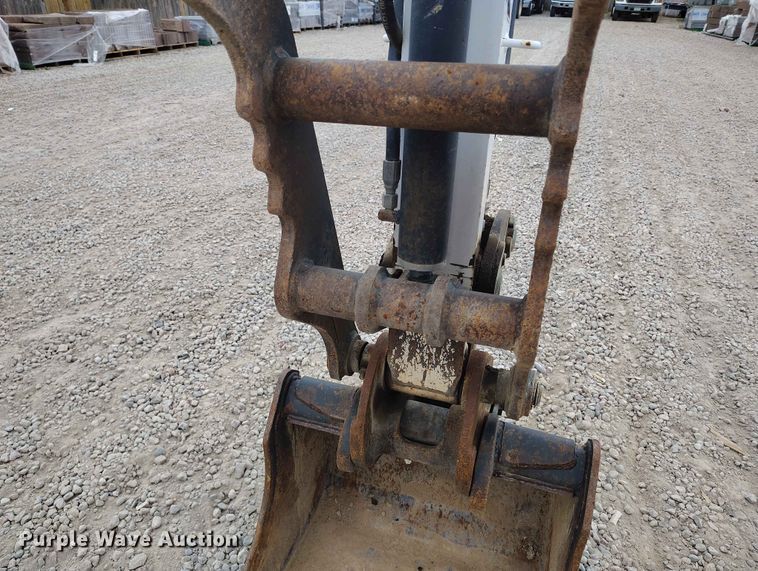 image for item ED0132 2013 Bobcat E35 mini excavator