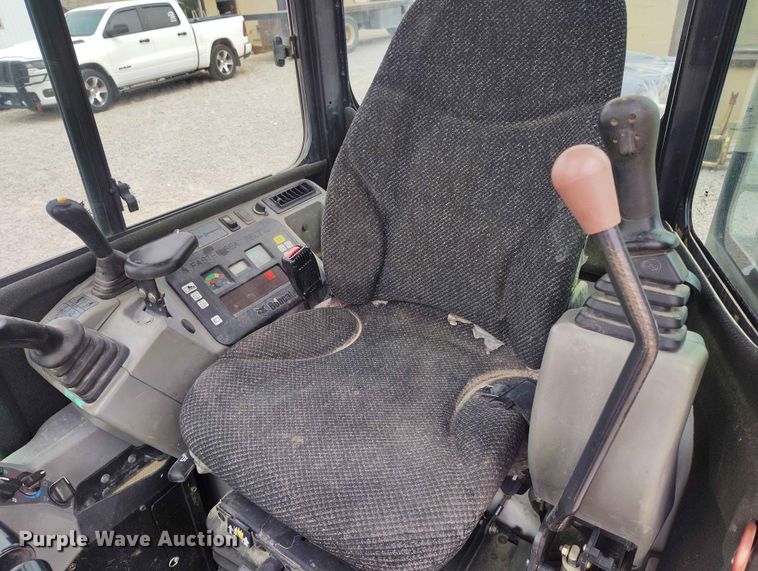 image for item ED0132 2013 Bobcat E35 mini excavator