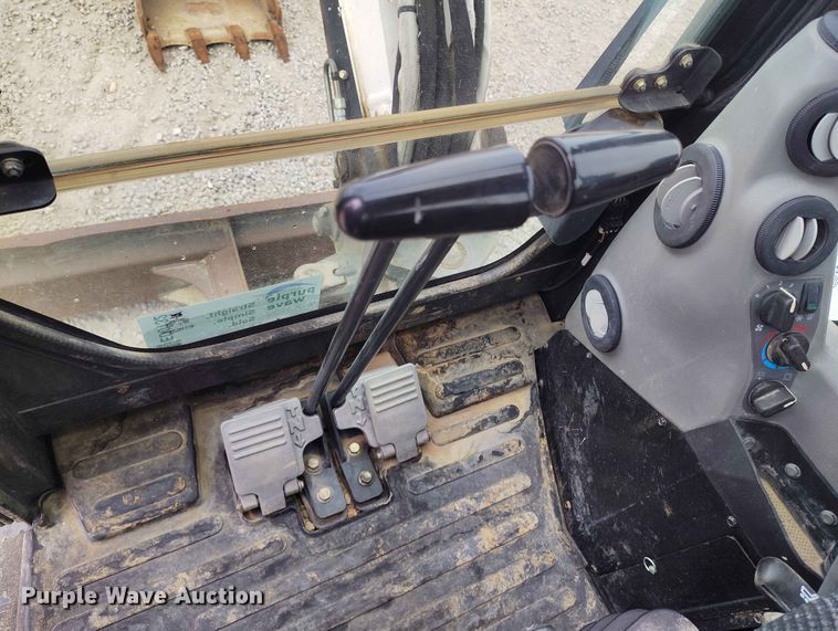 image for item ED0132 2013 Bobcat E35 mini excavator