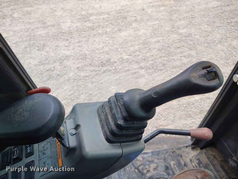 image for item ED0132 2013 Bobcat E35 mini excavator