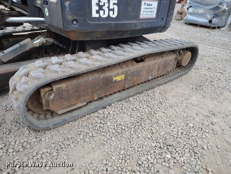 image for item ED0132 2013 Bobcat E35 mini excavator