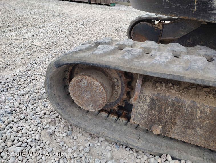 image for item ED0132 2013 Bobcat E35 mini excavator